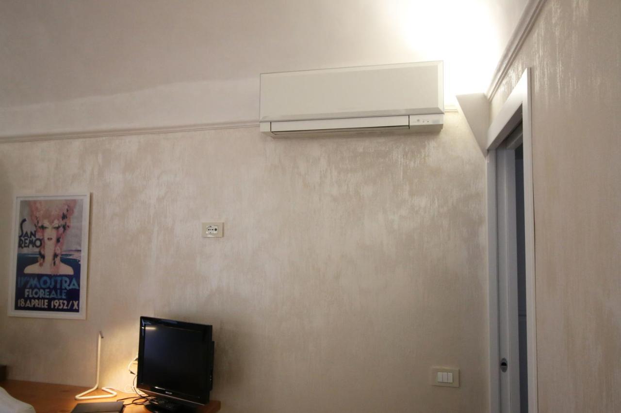 Appartamento Ai Piedi Della Pigna 圣雷默 外观 照片