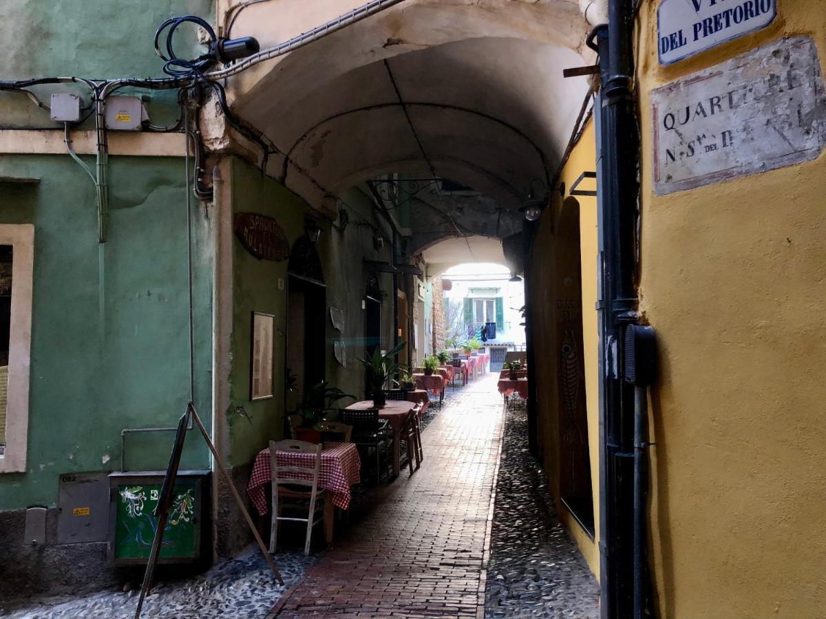 Appartamento Ai Piedi Della Pigna 圣雷默 外观 照片