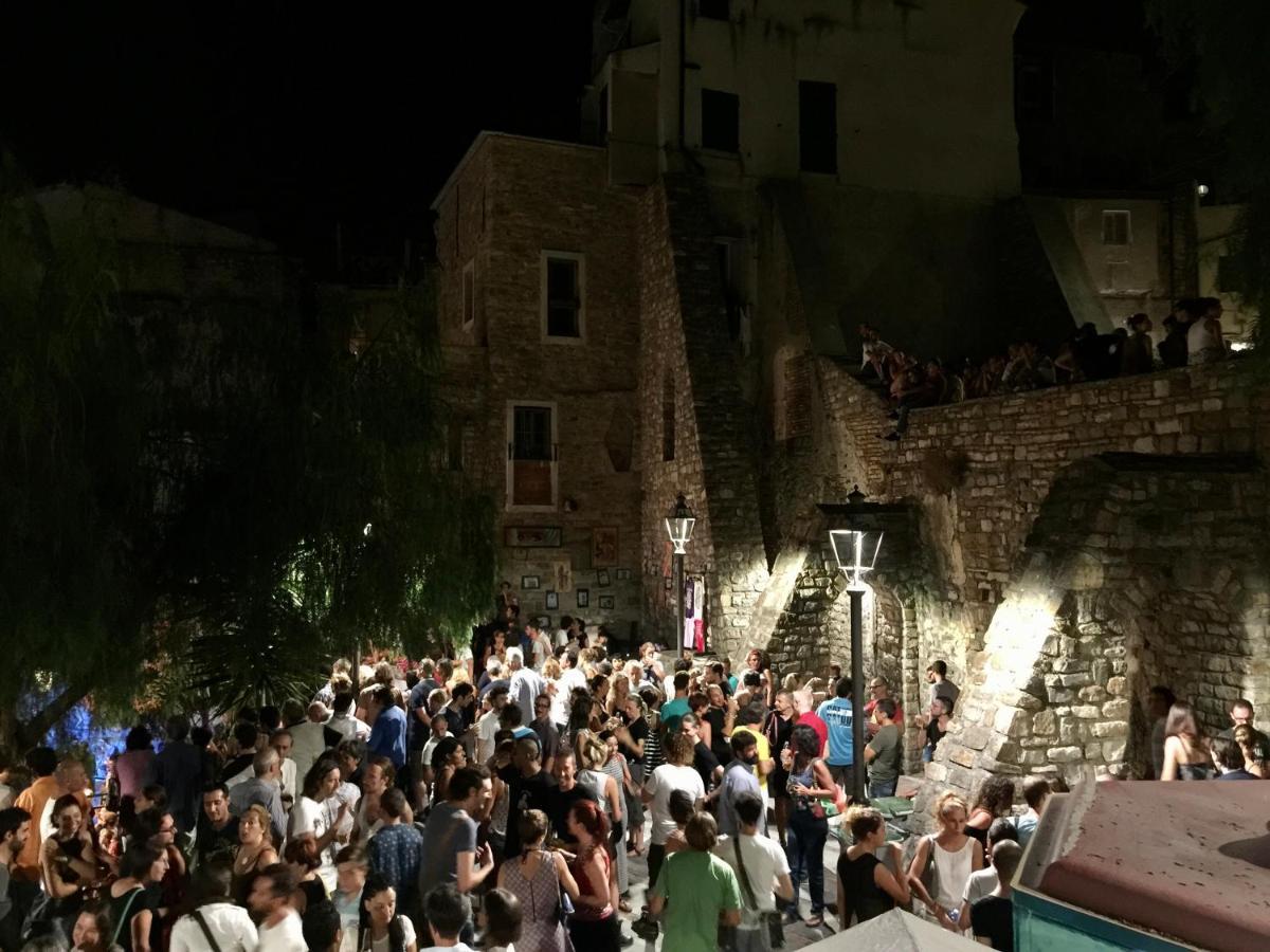 Appartamento Ai Piedi Della Pigna 圣雷默 外观 照片